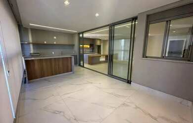 Imagem: O apartamento possui 3 Dormitórios, 5 Banheiros, 3 Vagas na