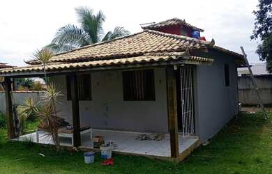 Imagem: A casa possui 2 Dormitórios, 2 Banheiros, 3 Vagas na garagem