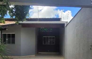 Imagem: A casa possui 2 Dormitórios, 1 Banheiro, 1 Vaga na garagem