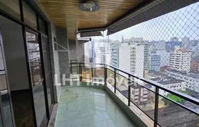 Imagem: O apartamento possui 4 Dormitórios, 4 Banheiros, 2 Vagas na