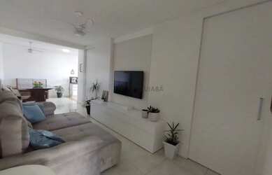 Imagem: A casa possui 4 Dormitórios, 2 Banheiros, 2 Vagas na garagem