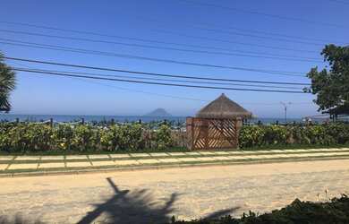 Imagem 5: Casa ampla com vista para o mar e com área de apoio exclusiva pé na...