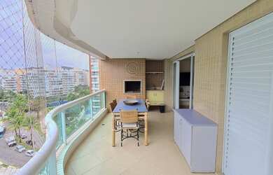 Imagem: O apartamento possui 3 Dormitórios, 2 Banheiros, 2 Vagas na