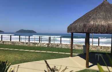 Imagem: A casa possui 5 Dormitórios, 5 Banheiros, 5 Vagas na garagem