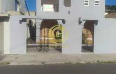 Imagem: A casa possui 3 Dormitórios, 3 Banheiros, 2 Vagas na garagem