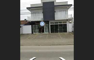 Imagem: A casa possui 5 Dormitórios, 5 Banheiros, 385m² de Área e