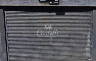 Imagem: O depósito possui 2 Vagas na garagem, 105m² de Área e está