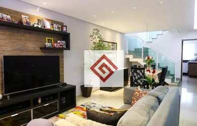 Imagem: A casa possui 3 Dormitórios, 4 Banheiros, 2 Vagas na garagem