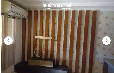 Imagem: A casa possui 3 Dormitórios, 1 Banheiro, 2 Vagas na garagem