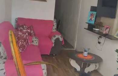 Imagem: A casa possui 2 Dormitórios, 1 Banheiro, 1 Vaga na garagem