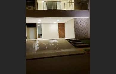 Imagem: A casa em condomínio possui 4 Dormitórios, 5 Banheiros, 4