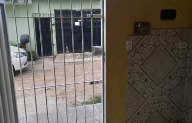 Imagem: A casa possui 2 Dormitórios, 1 Banheiro e está localizado