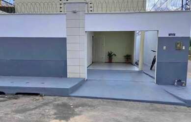 Imagem: A casa possui 3 Dormitórios, 2 Banheiros, Imóvel mobiliado