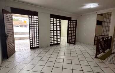 Imagem 6: Casa à Venda no Centro de Campina Grande