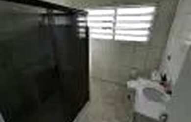 Imagem 5: Casa com 260 m2, com 5 quartos, 03 banheiros, 2 pavimentos, dep. completa...