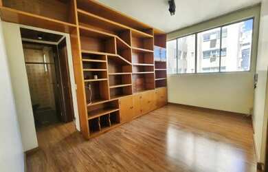 Imagem: O apartamento possui 1 Dormitório, 1 Banheiro, 1 Vaga na garagem