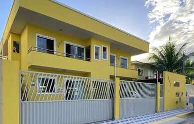 Imagem: A casa possui 3 Dormitórios, Acomodam 10 pessoas, 1 Vaga na