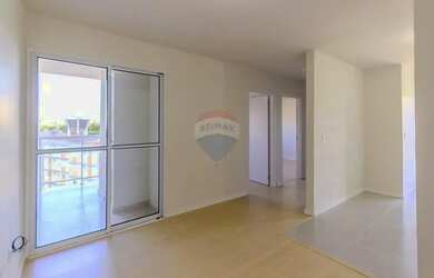 Imagem: O apartamento possui 2 Dormitórios, 1 Banheiro, 1 Vaga na garagem