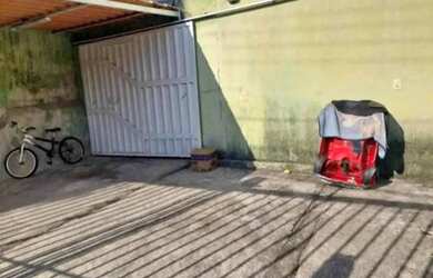 Imagem: A casa possui 2 Dormitórios, 1 Banheiro, 1 Vaga na garagem