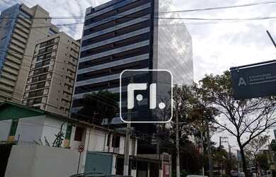 Imagem: O depósito possui 5 Vagas na garagem, 900m² de Área e está