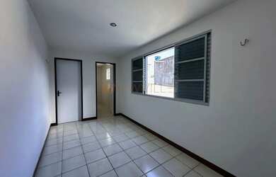 Imagem 9: Casa com 460m² 5 Quartos Piscina e 6 Vagas em Piedade à venda