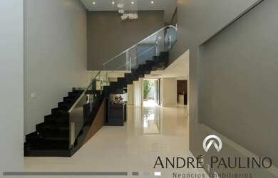 Imagem: A casa em condomínio possui 4 Dormitórios, 1 Banheiro, 1 Vaga