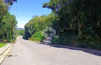 Imagem: O terreno possui 415m² de Área e está localizado em Verona