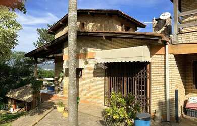 Imagem 9: Duas casas de Tijolo à vista em um terreno de 1200m² na Hípica