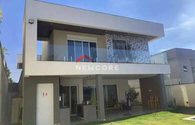 Imagem: A casa em condomínio possui 4 Dormitórios, 5 Banheiros, 4