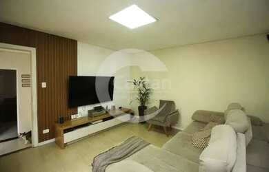 Imagem: A casa possui 3 Dormitórios, 2 Banheiros, 1 Vaga na garagem