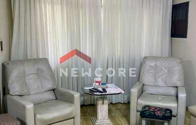 Imagem: A casa possui 4 Dormitórios, 2 Banheiros, 1 Vaga na garagem