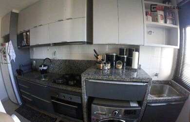 Imagem: O apartamento possui 2 Dormitórios, 2 Banheiros, 2 Vagas na