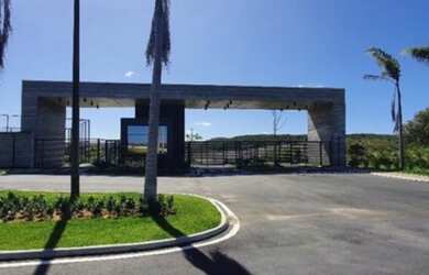 Imagem: O terreno possui 300m² de Área e está localizado em Pitimbu