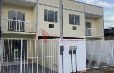 Imagem: A casa possui 2 Dormitórios, 1 Banheiro, 1 Vaga na garagem