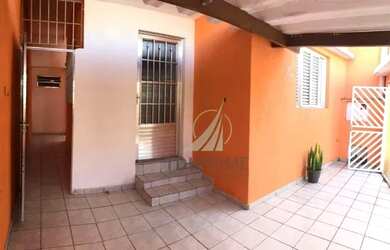 Imagem: A casa possui 3 Dormitórios, 2 Banheiros, 150-0m² de Área