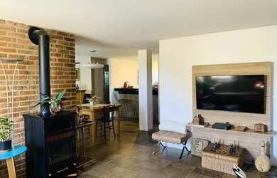 Imagem 5: Casa em Jardim Planalto. Piscina, Churrasqueira, VarandaeLareira