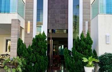 Imagem: A casa em condomínio possui 5 Dormitórios, 5 Banheiros, 3