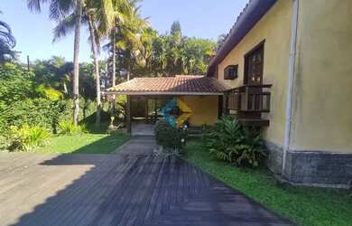 Imagem: A casa em condomínio possui 4 Dormitórios, 2 Banheiros, 5