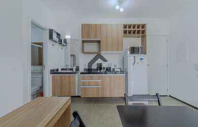 Imagem: O apartamento possui 1 Dormitório, 1 Banheiro, 1 Vaga na garagem