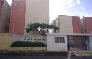 Imagem: O apartamento possui 3 Dormitórios, 1 Banheiro, 1 Vaga na garagem