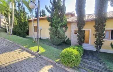 Imagem: A casa em condomínio possui 3 Dormitórios, 3 Banheiros, 4