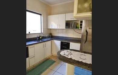 Imagem: O apartamento possui 2 Dormitórios, 1 Banheiro, 2 Vagas na