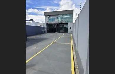 Imagem: O apartamento possui 1 Dormitório, 1 Banheiro, 2 Vagas na garagem