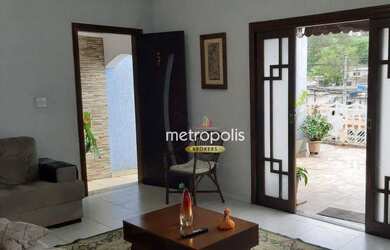 Imagem: A casa possui 2 Dormitórios, 2 Banheiros, 2 Vagas na garagem