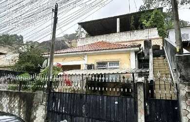 Imagem: A casa possui 3 Dormitórios, 2 Banheiros, 145m² de Área e