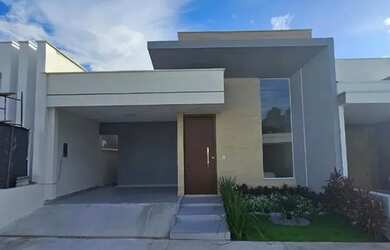 Imagem: A casa em condomínio possui 3 Dormitórios, 2 Banheiros, 1