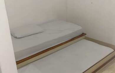 Imagem: A casa em condomínio possui 1 Dormitório, 1 Banheiro e está