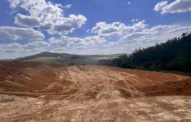 Imagem: O terreno possui 500m² de Área e está localizado em Jardim