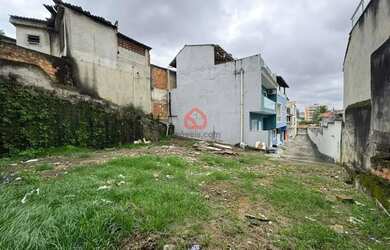 Imagem: O terreno possui 350m² de Área e está localizado em Pechincha