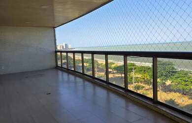 Imagem: O apartamento possui 4 Dormitórios, 4 Banheiros, 3 Vagas na